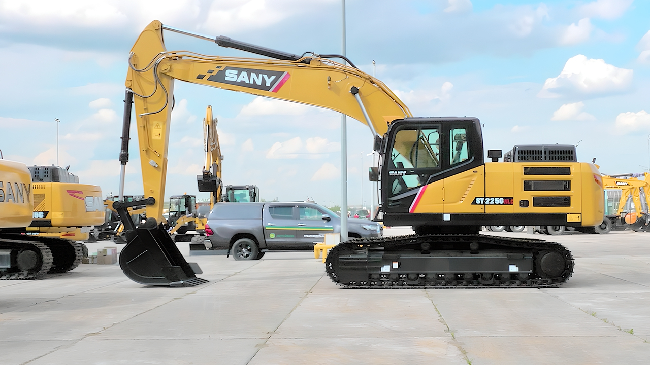 Прост в перемещении с объекта на объект: экскаватор SANY SY225CNLC